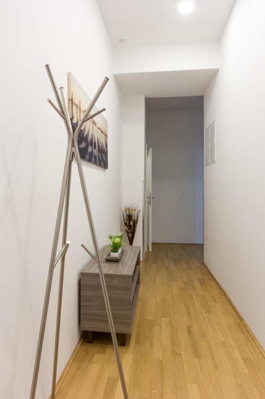 Debo Apartments Naehe Westbahnhof - Contactless Check In Bécs Kültér fotó